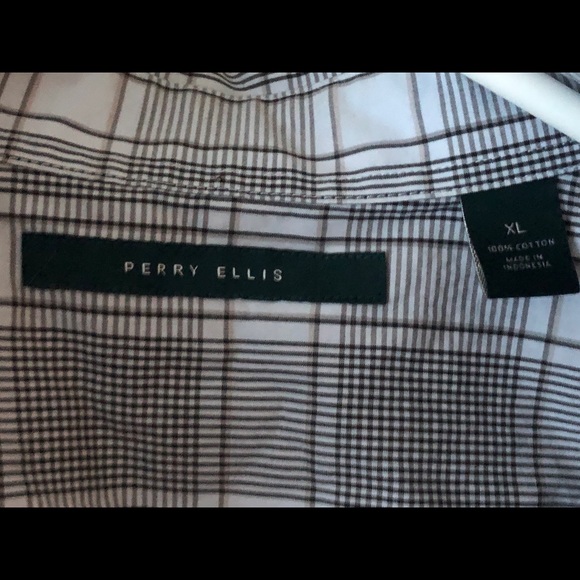 Button down Casual Shirt - Picture 2 of 2